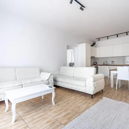 Regina White 7 Apartament